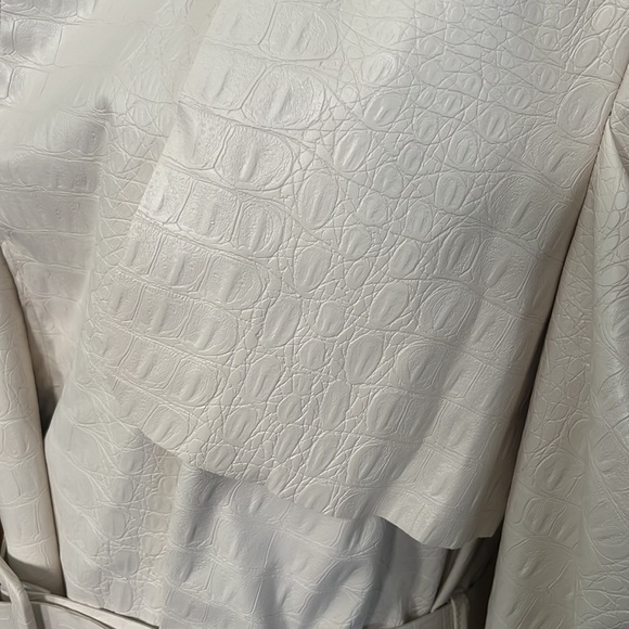 Faux Leather Single Breasted White trench w Statement Sleeve - Picture 8 of 15